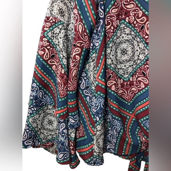 Altar’d State Paisley Printed Button Down Tie Front Top Size Medium - Picture 8 of 8